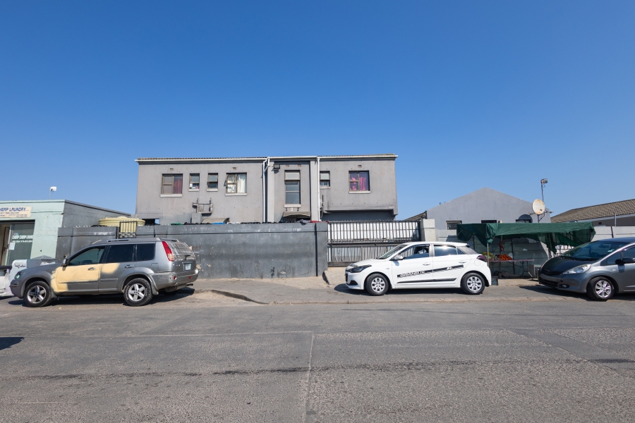 7 Bedroom Property for Sale in Phoenix Western Cape
